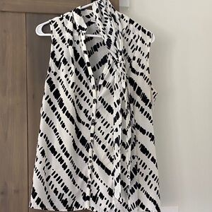 Liz Claiborne Black & White Sleeveless Tie-Neck Blouse